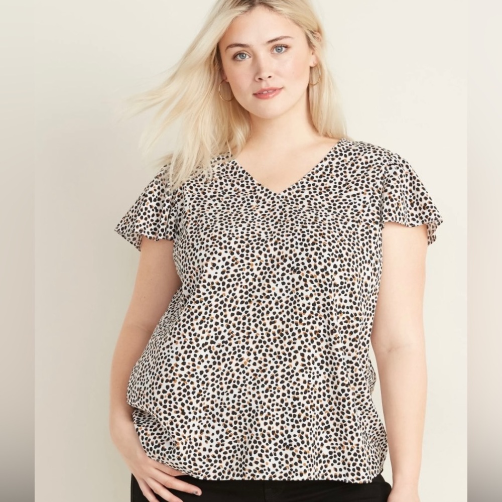 Old Navy size Large Leopard Print Flutter Sleeve Blouse